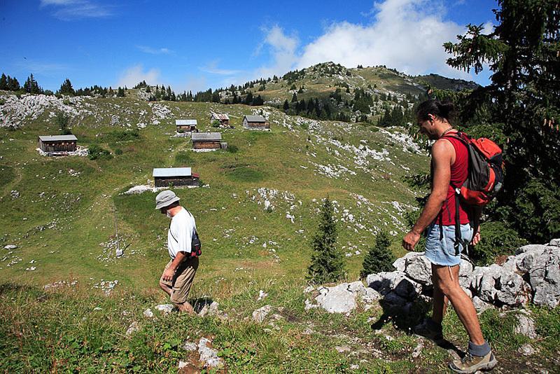 Hotel Les Skieurs Bellevaux Екстериор снимка
