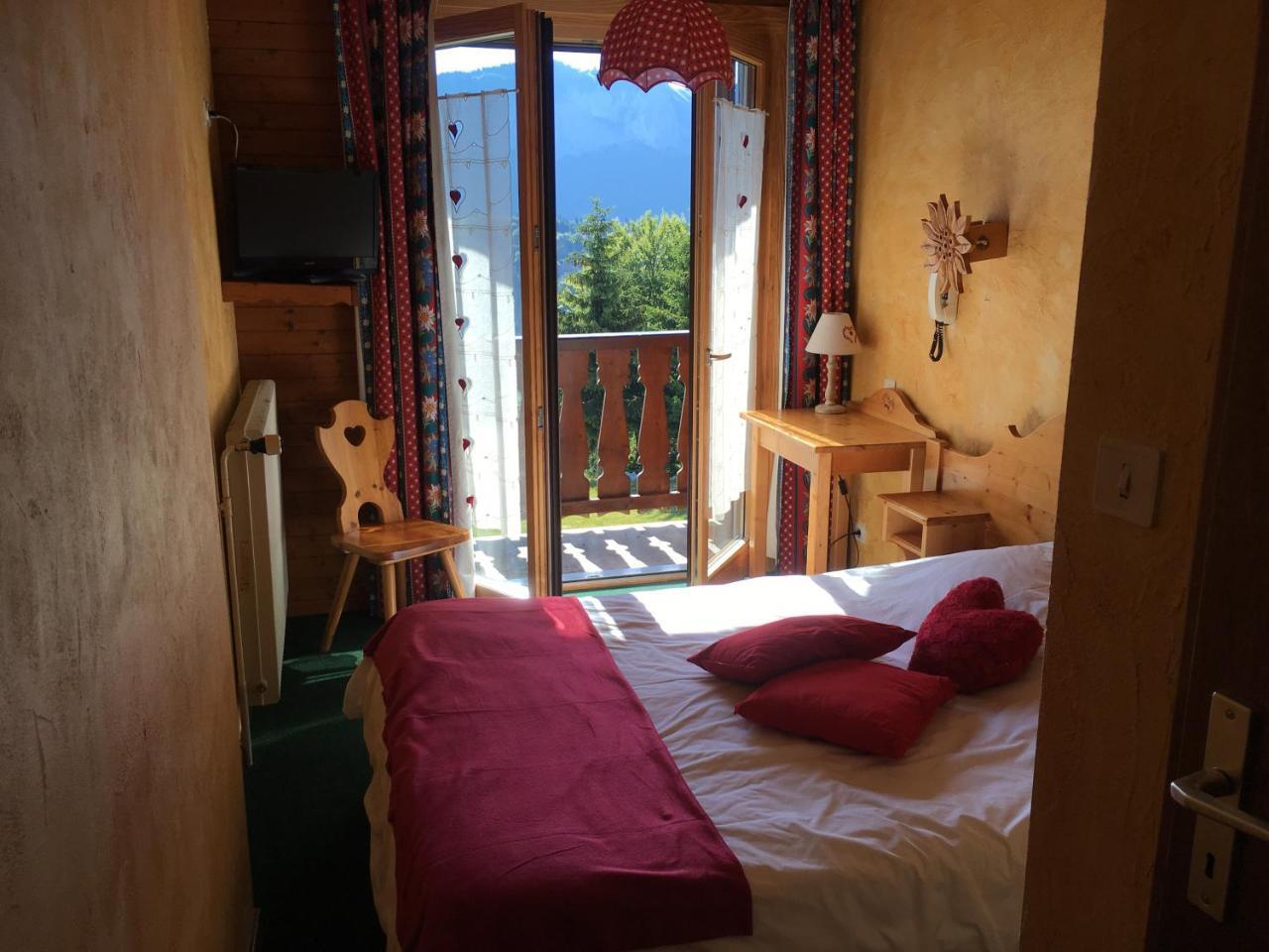 Hotel Les Skieurs Bellevaux Екстериор снимка